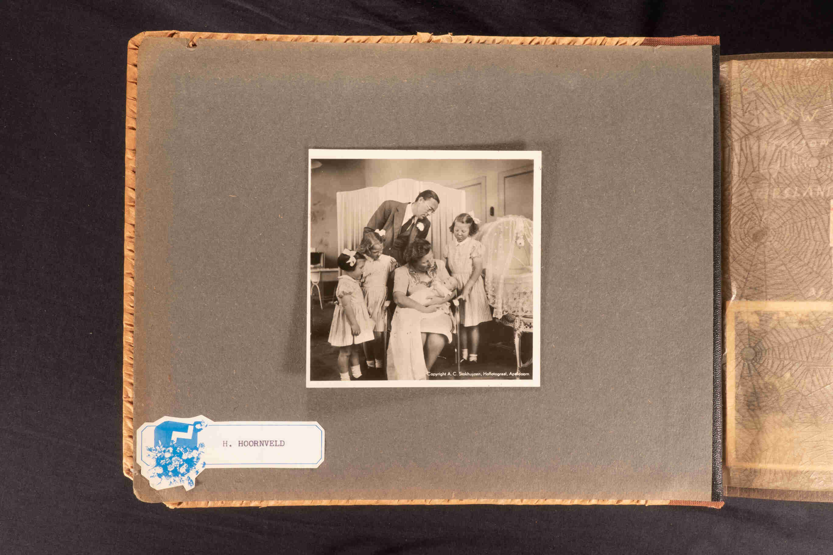 Juliana, Bernhard en kinderen