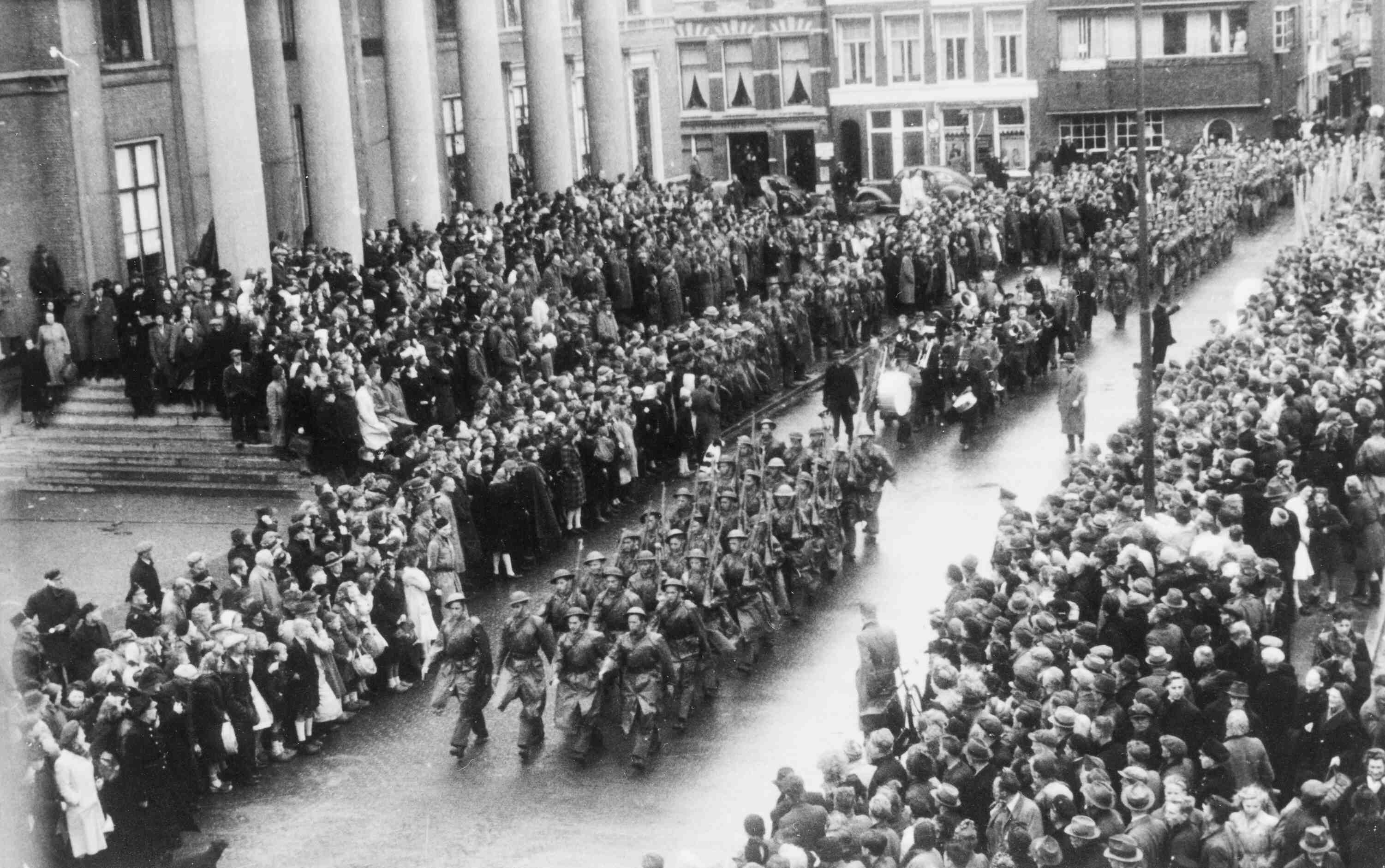 afscheids parade te Leeuwarden, rond 1946