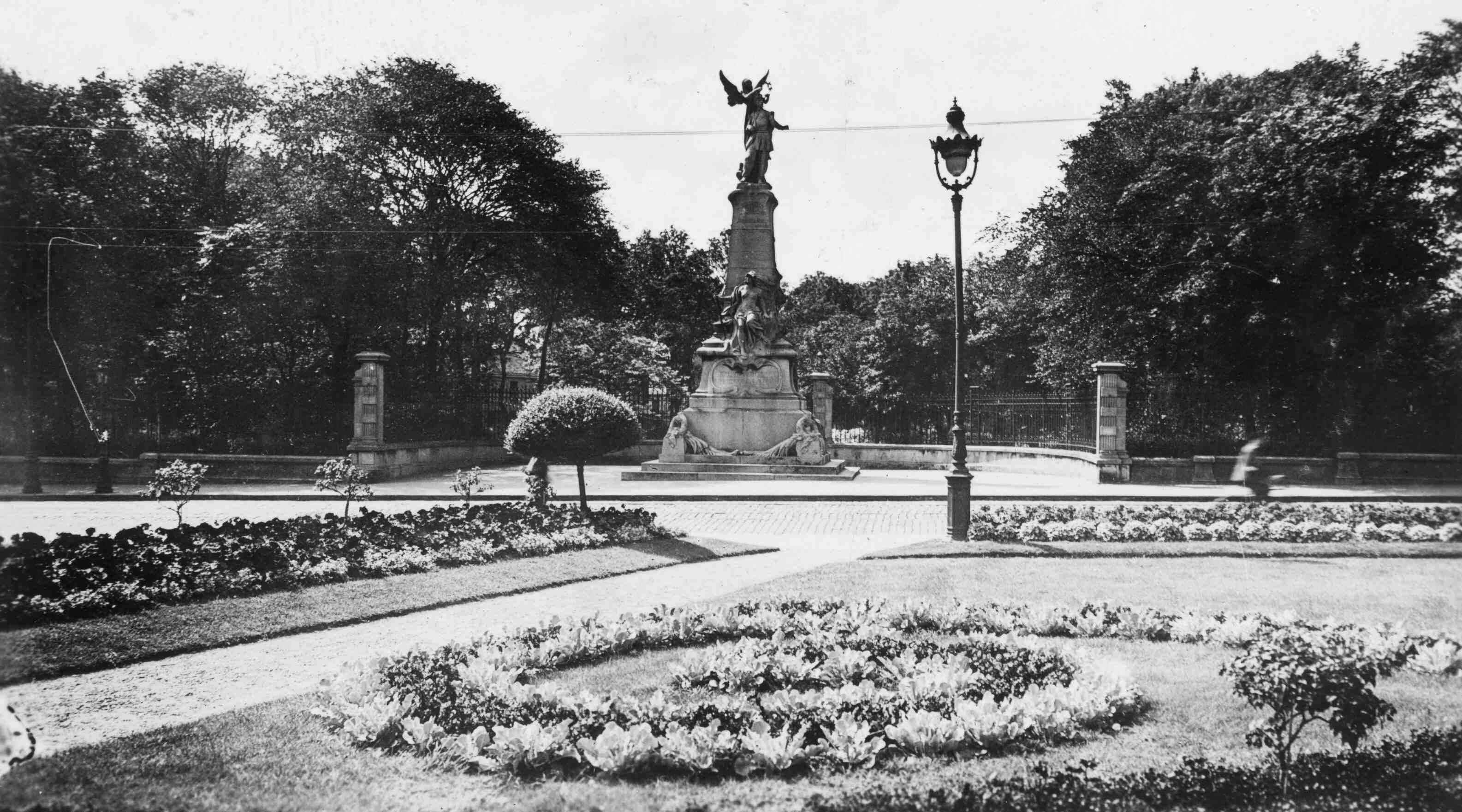 Monument Aux Enfants du Calaisis