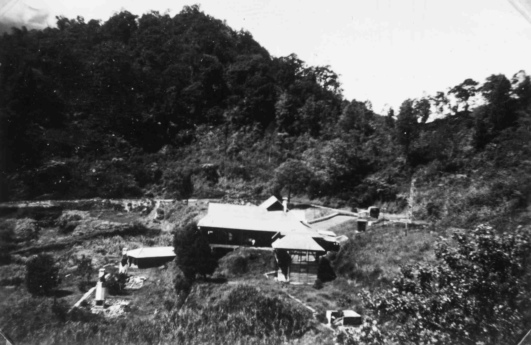 Verkeersweg: Batavia - Bandoeng, rond 1946