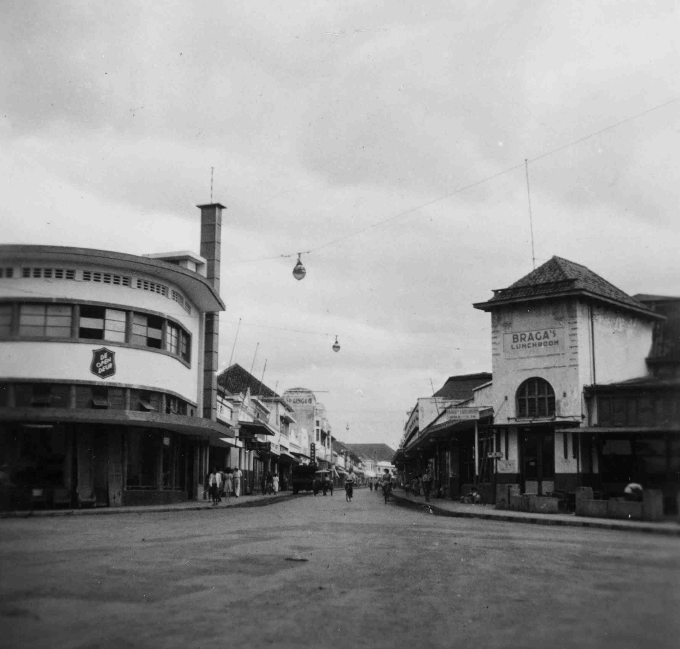 Braga's Lunchroom, Bandoeng, rond 1946