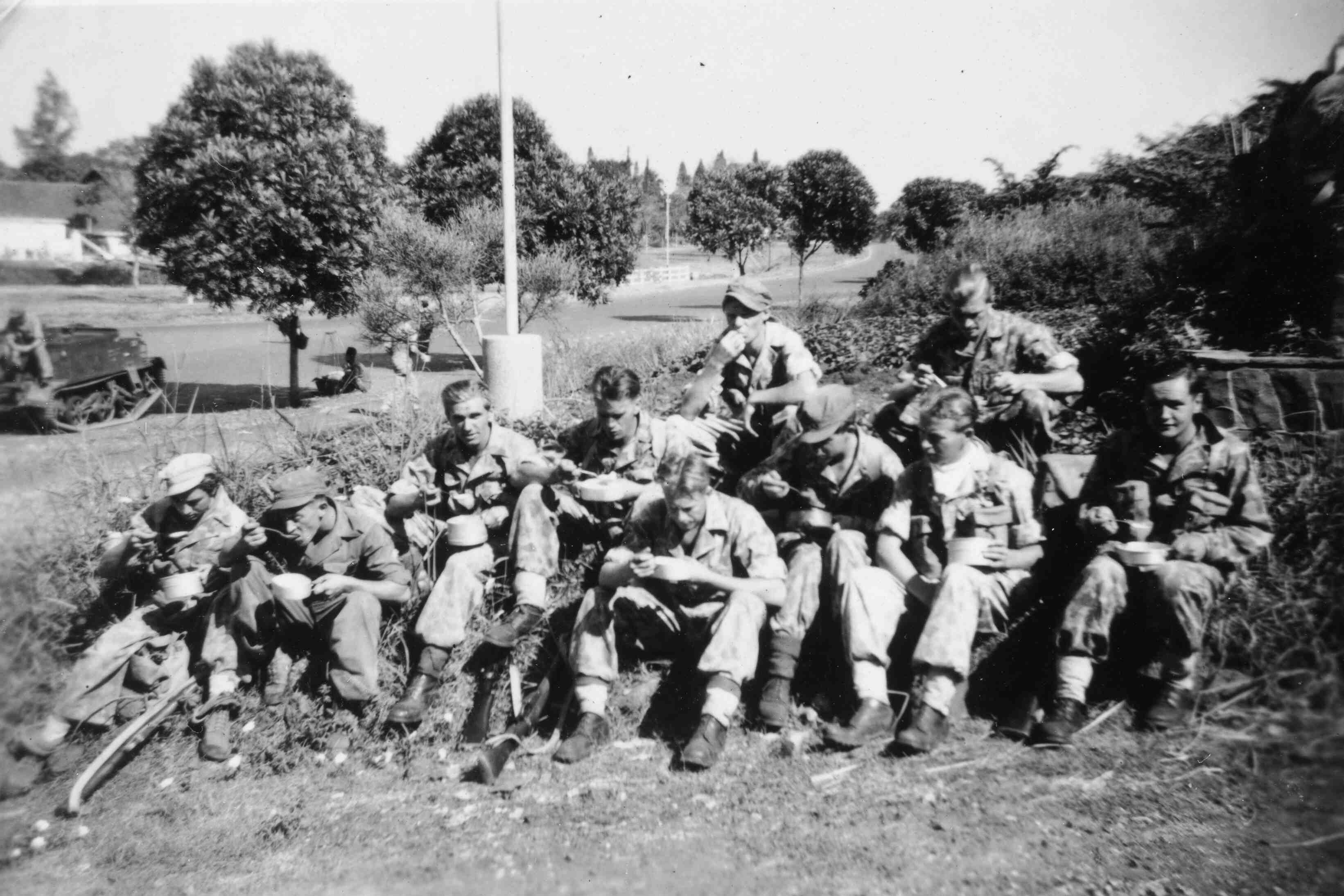 KNIL militairen Bandoeng, rond 1946