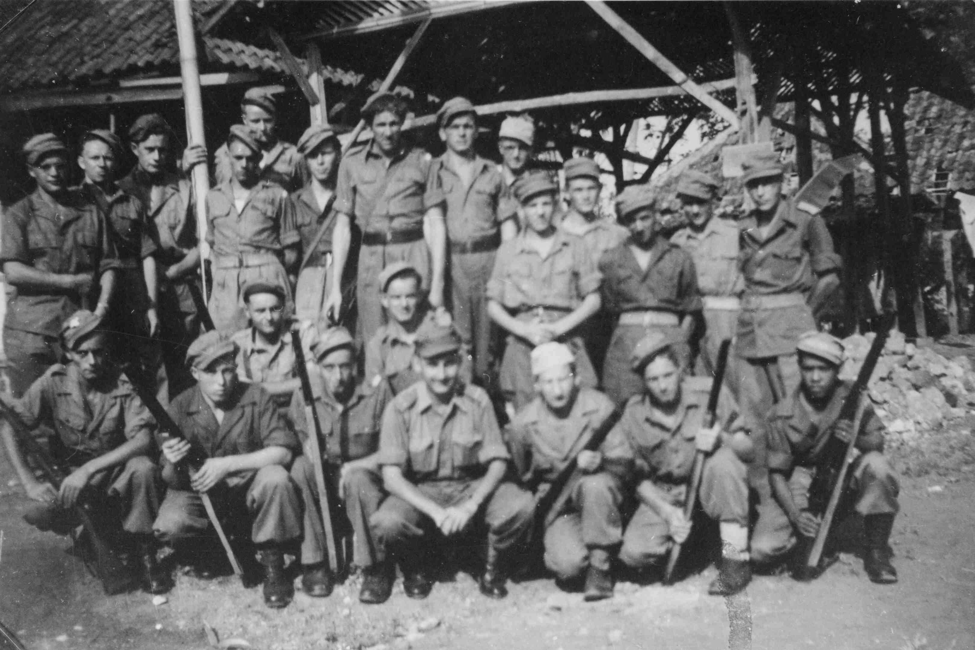 Groepsfoto KNIL militairen, te Java, rond 1946