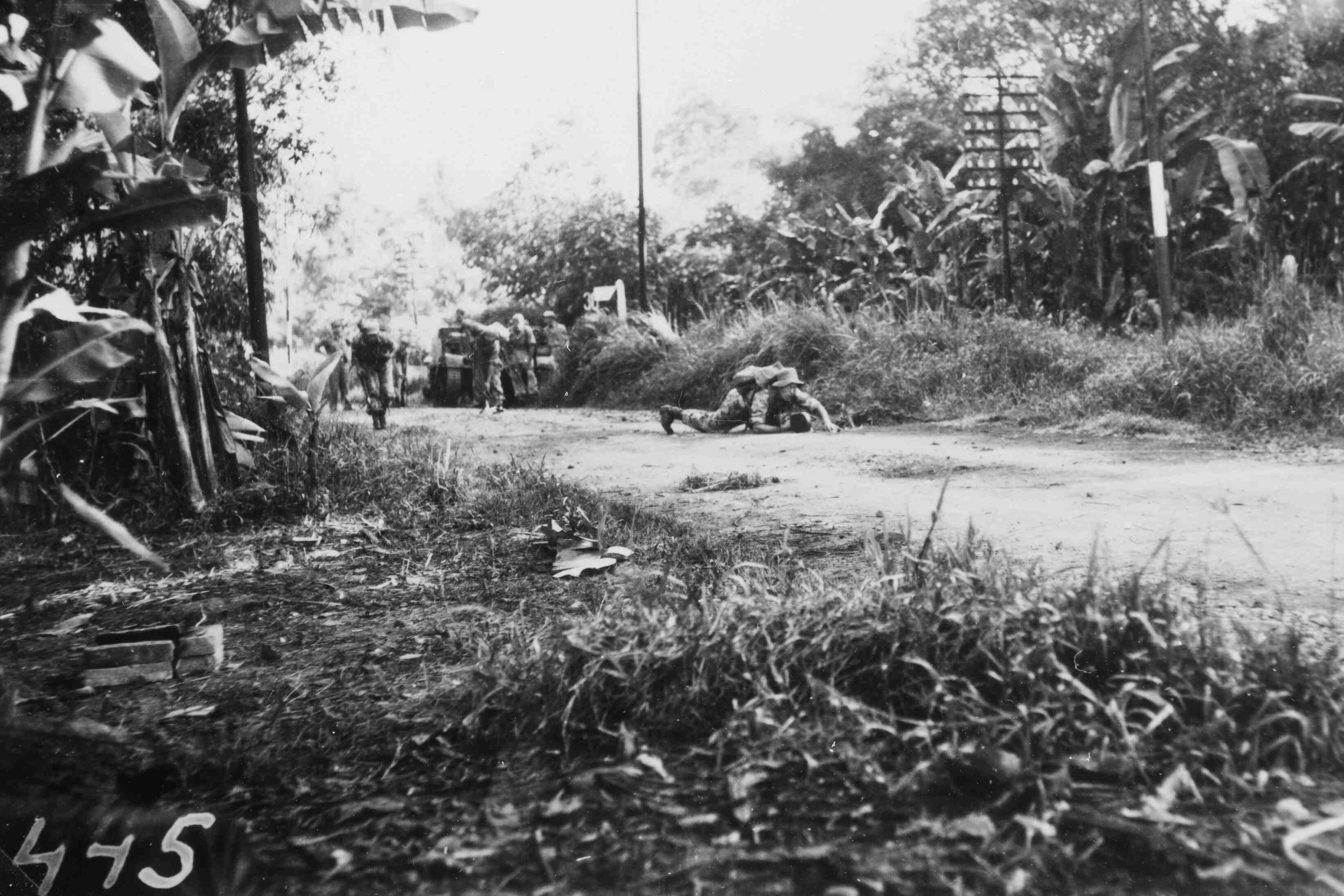 KNIL soldaten in Boeah Batoe, Oedjoeng Broeng, rond 1946