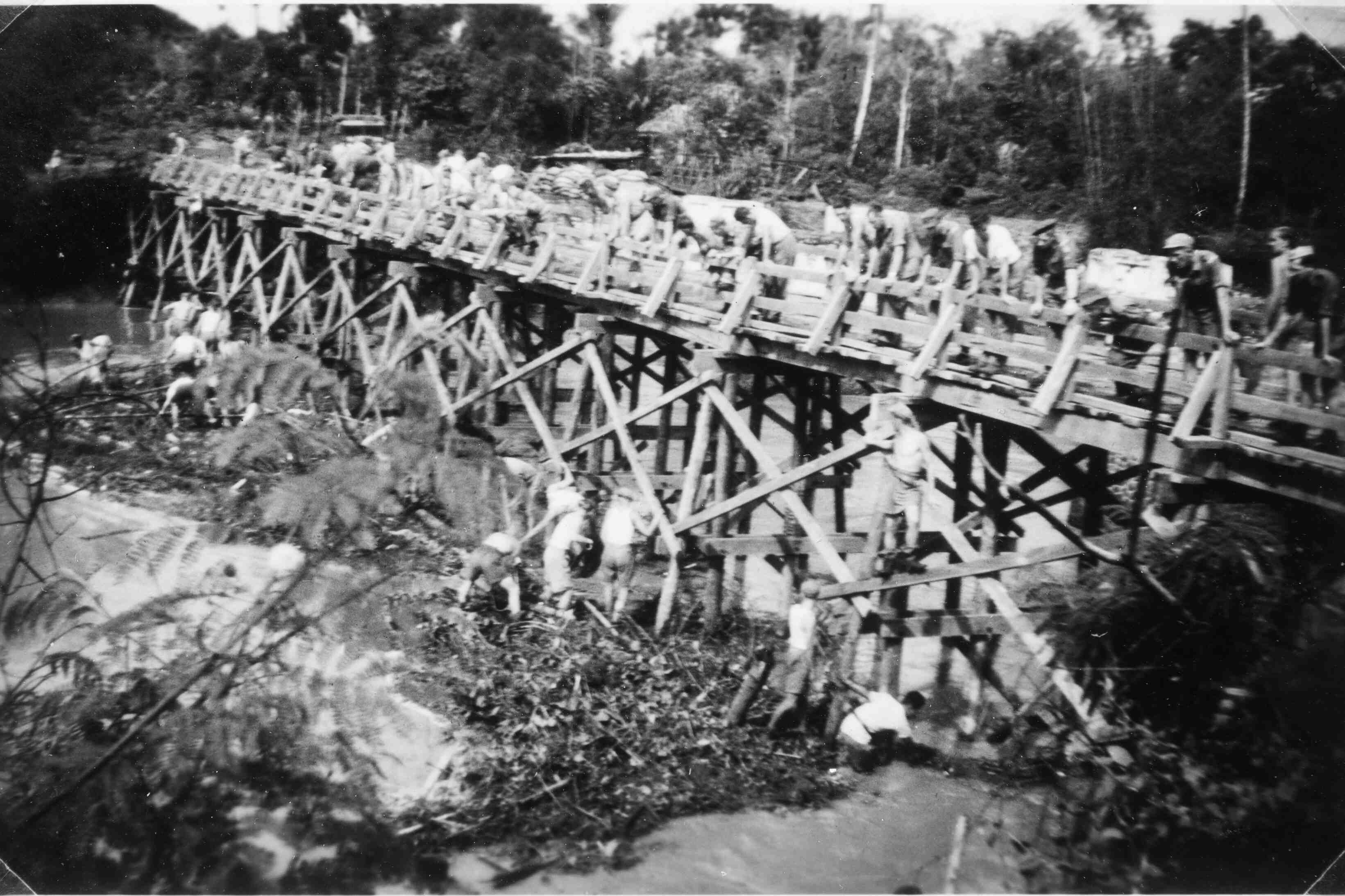 Kali Tjitaroem, brug bij Tjilampenie 1946