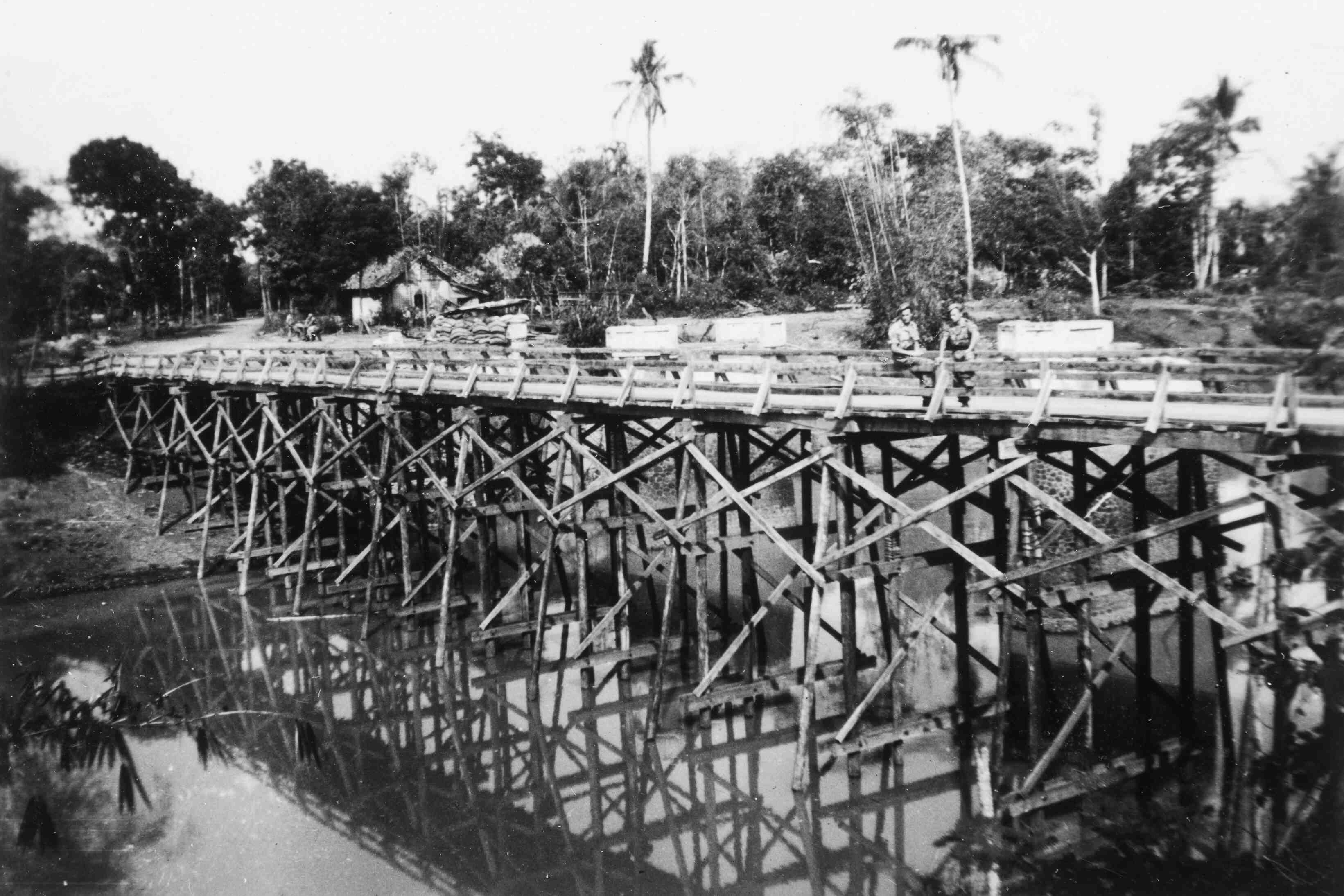 Kali Tjitaroem, brug bij Tjilampenie 1946