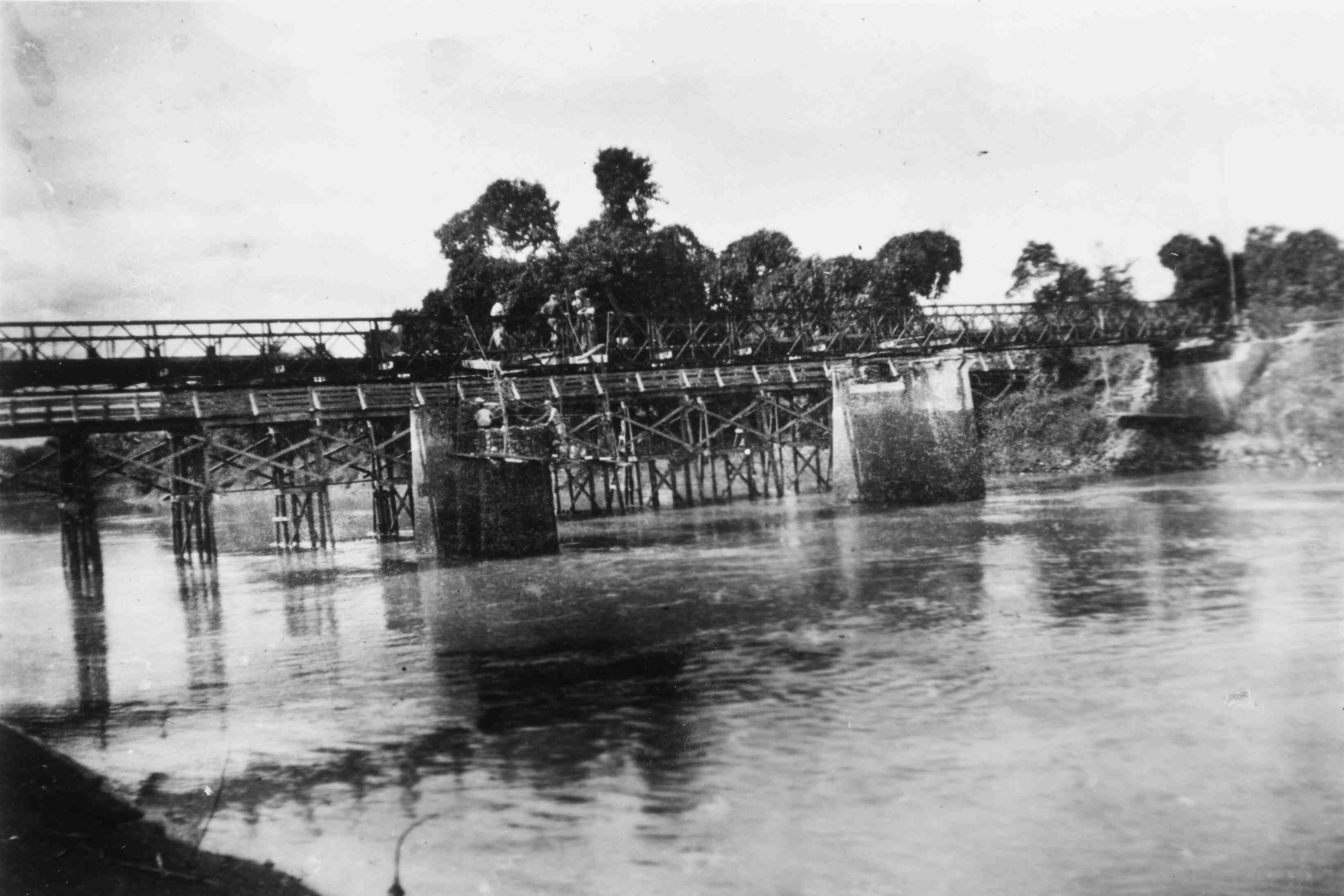 Kali Tjitaroem, brug bij Tjilampenie 1946