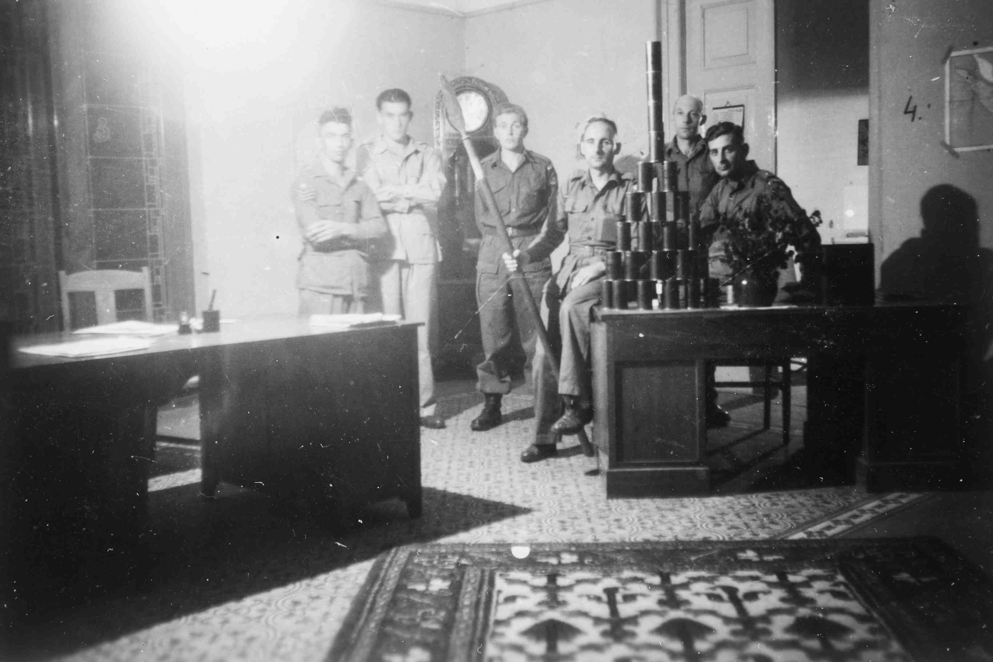KNIL militairen met TRI speer, Java, 1947
