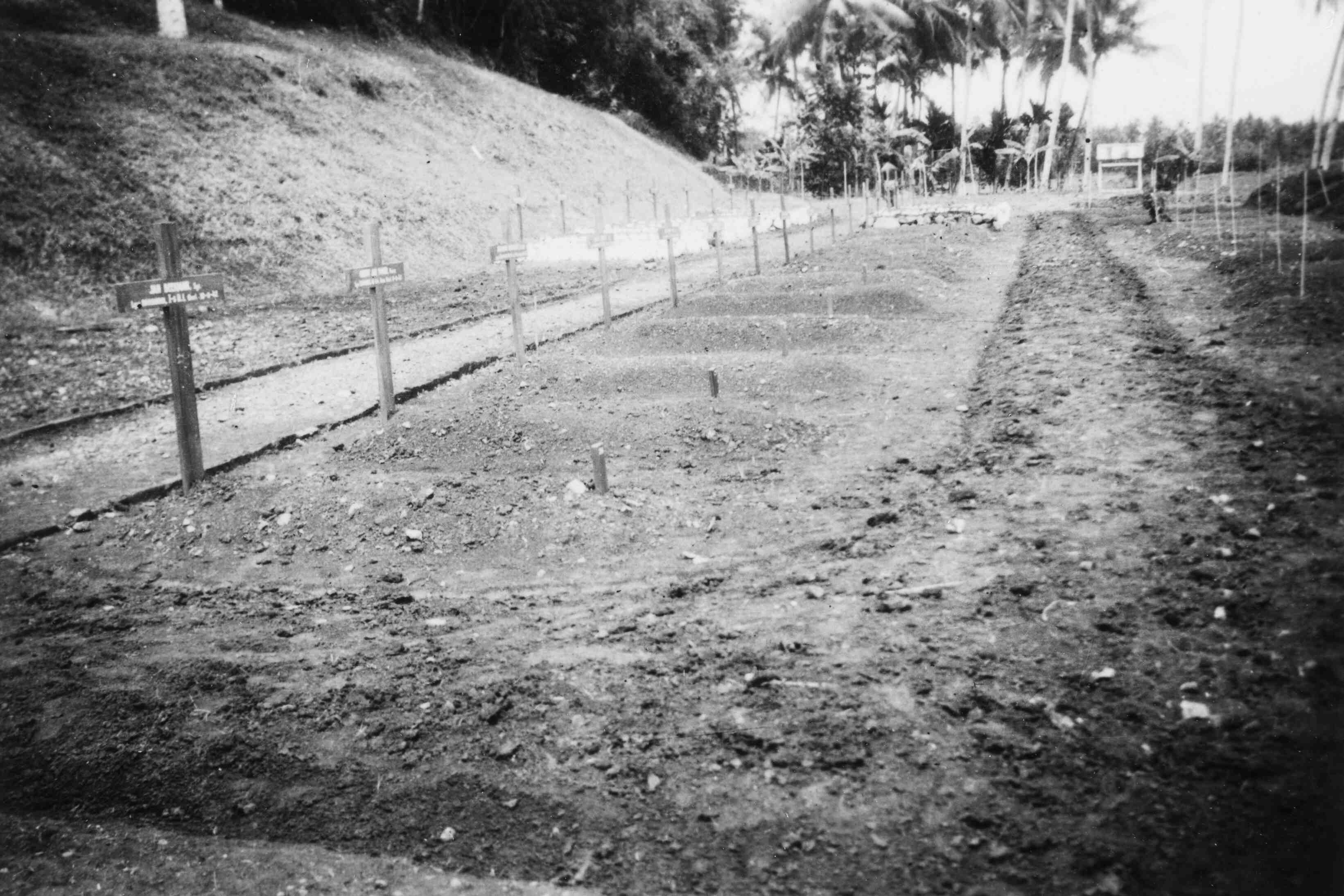 Militaire begraafplaats van de KNIL, Banjoemas, Java, rond 1947