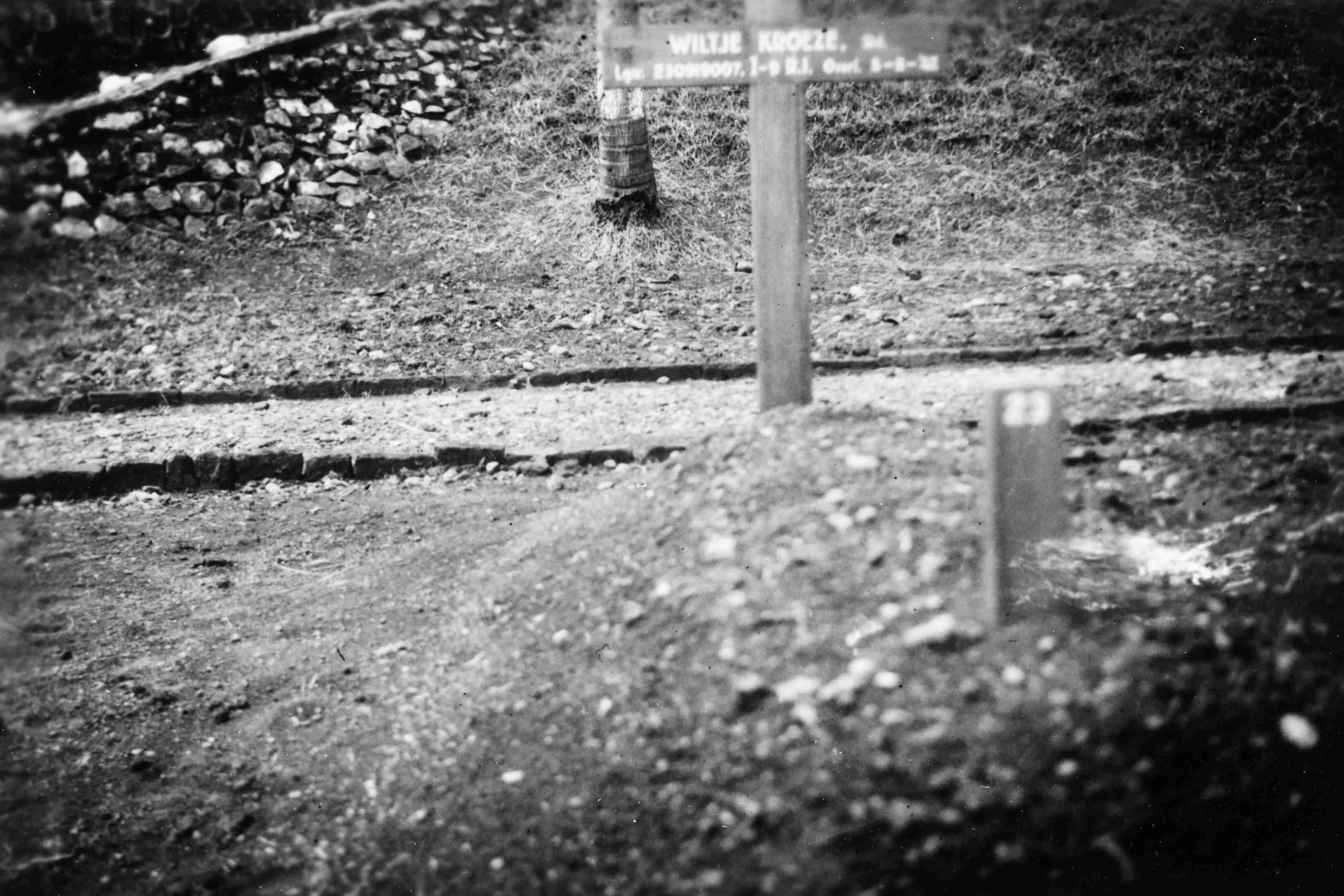 Graf Wiltje Kroeze op Militaire begraafplaats van de KNIL te Banjoemas, Java, rond 1947