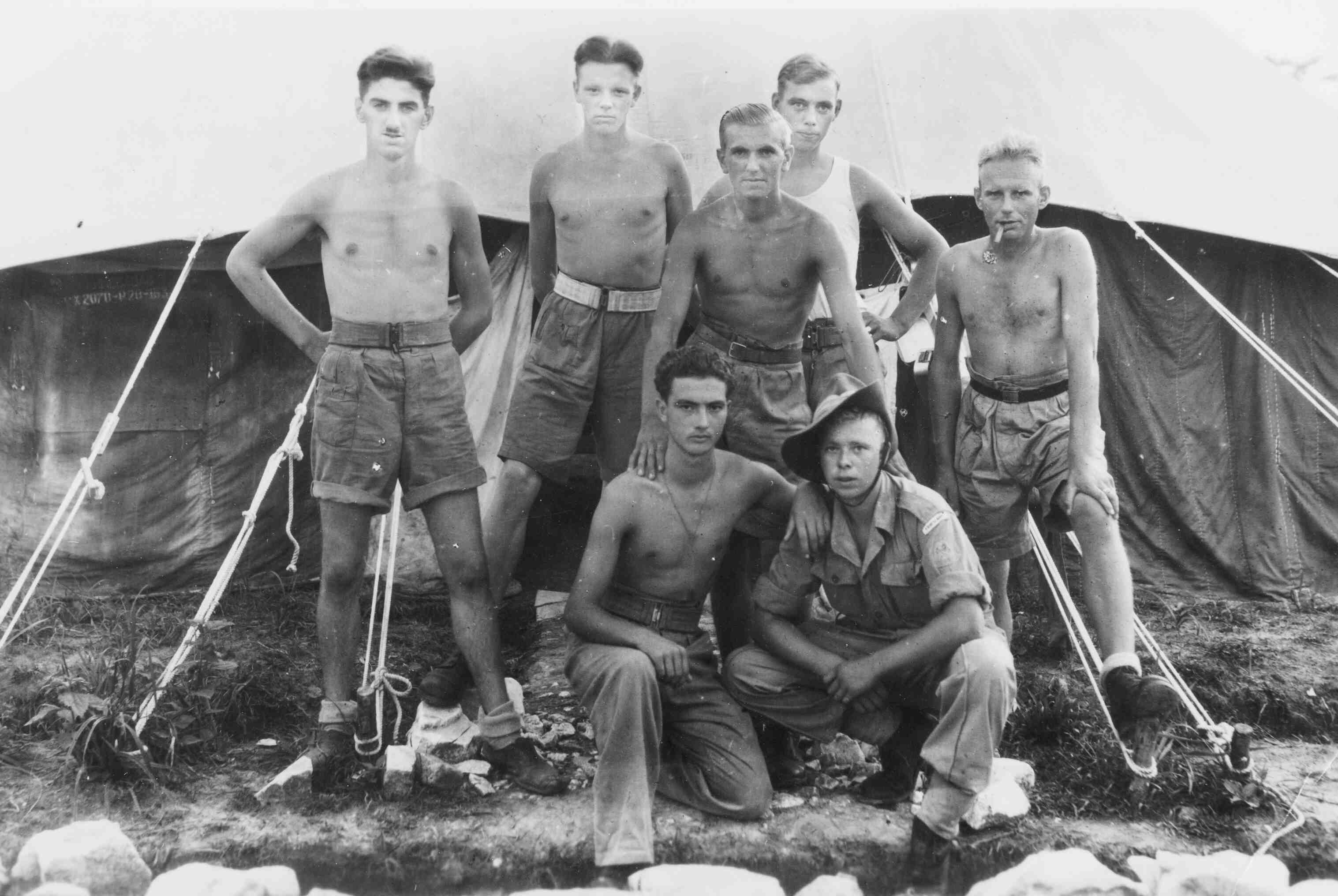 Hoge kwaliteit groepsfoto KNIL militairen