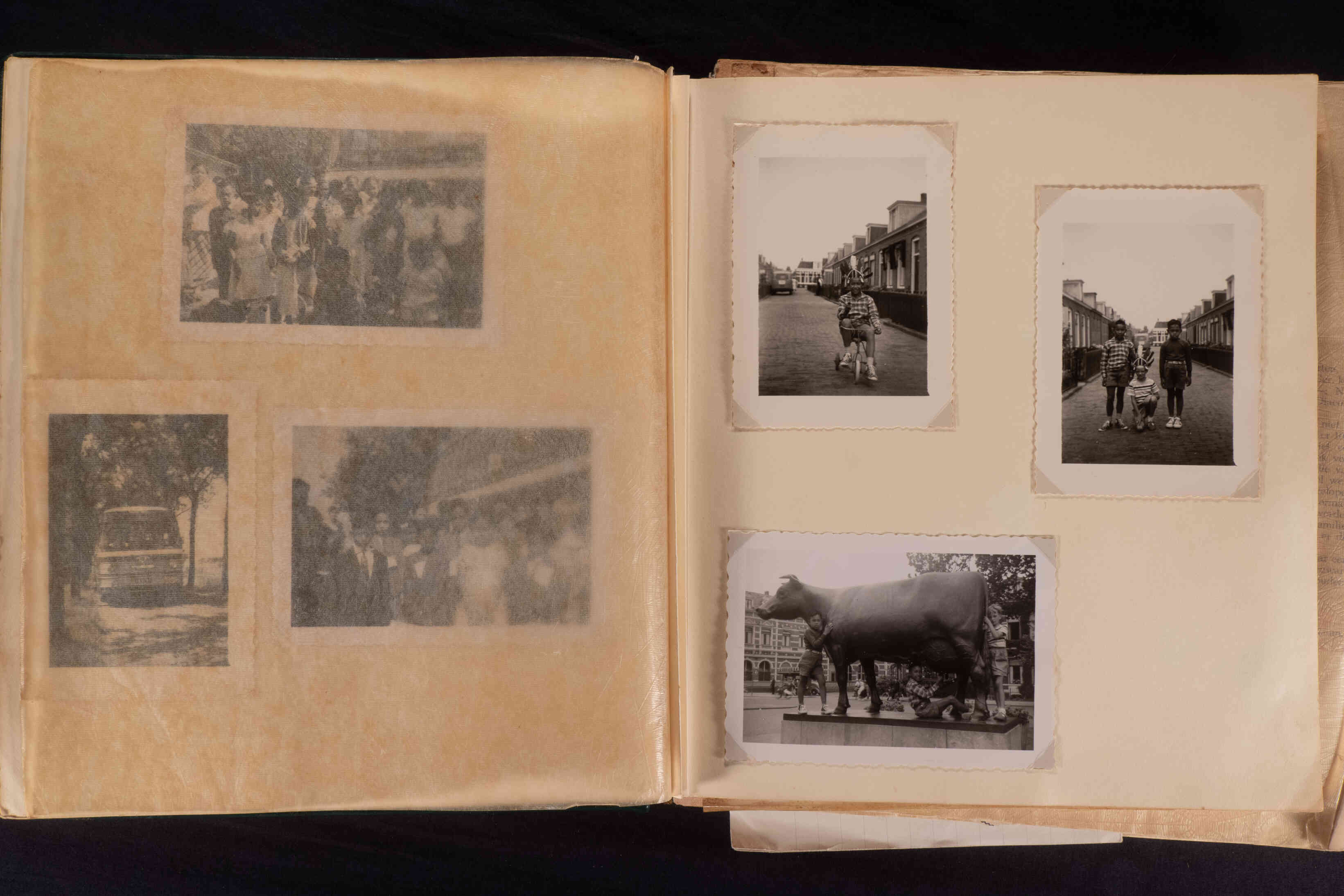 Ambonese kinderen logeren bij Friese pleegouders,  rond 1960