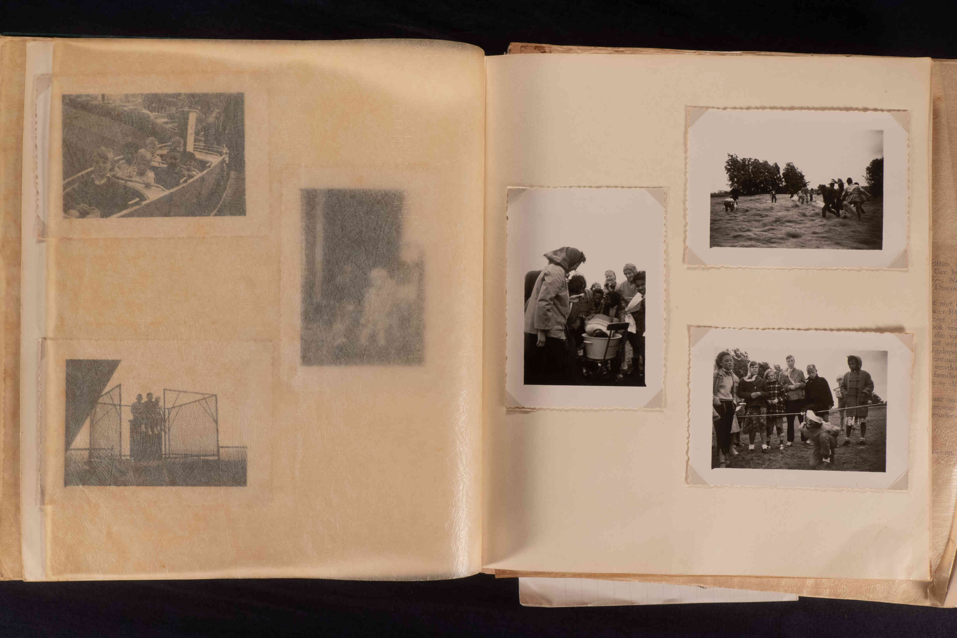 Vakantie in Leeuwarden voor Ambonese kinderen uit Friese woonoorden, eind jaren 50.