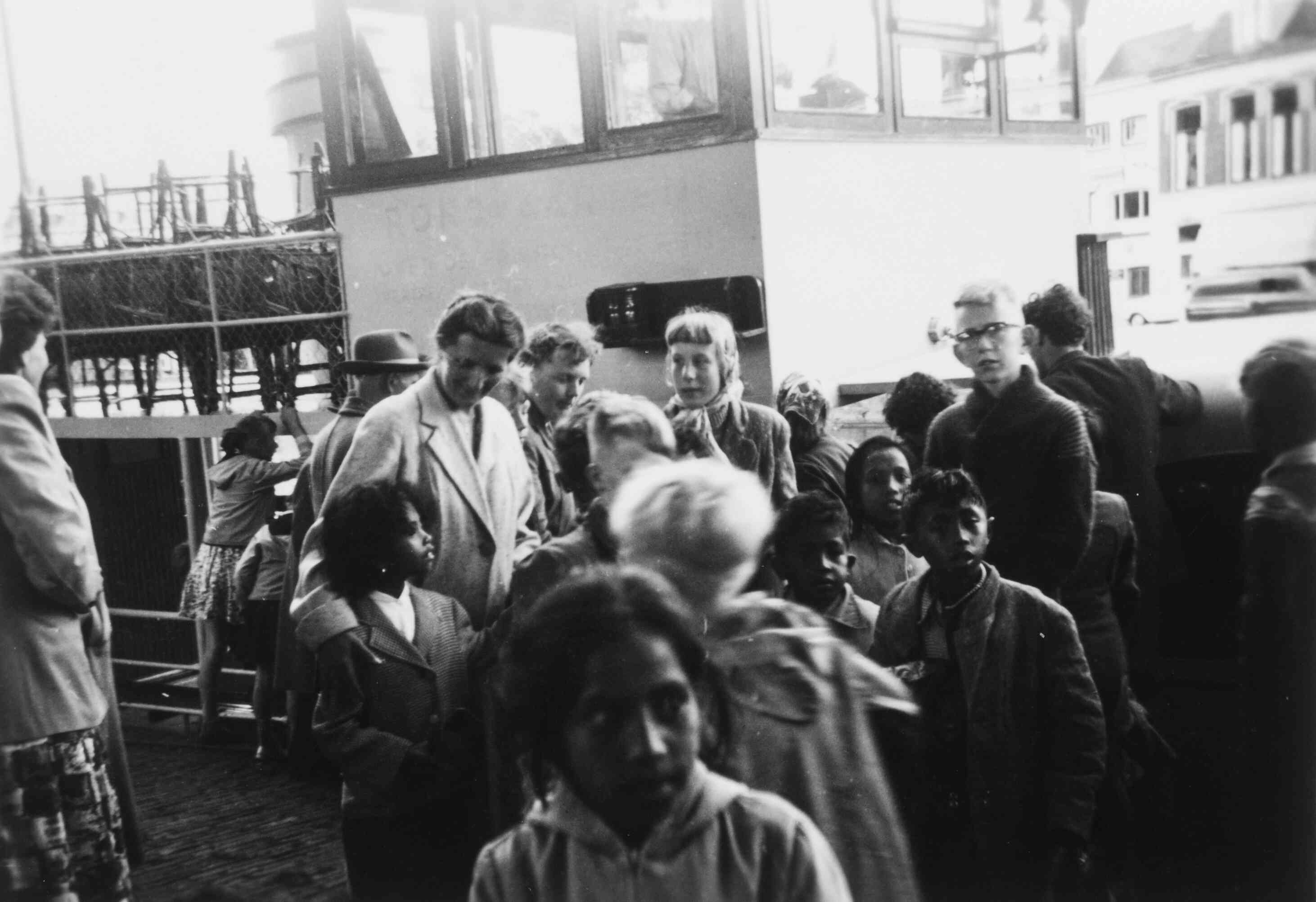 Ambonese kinderen bij Nederlandse familie