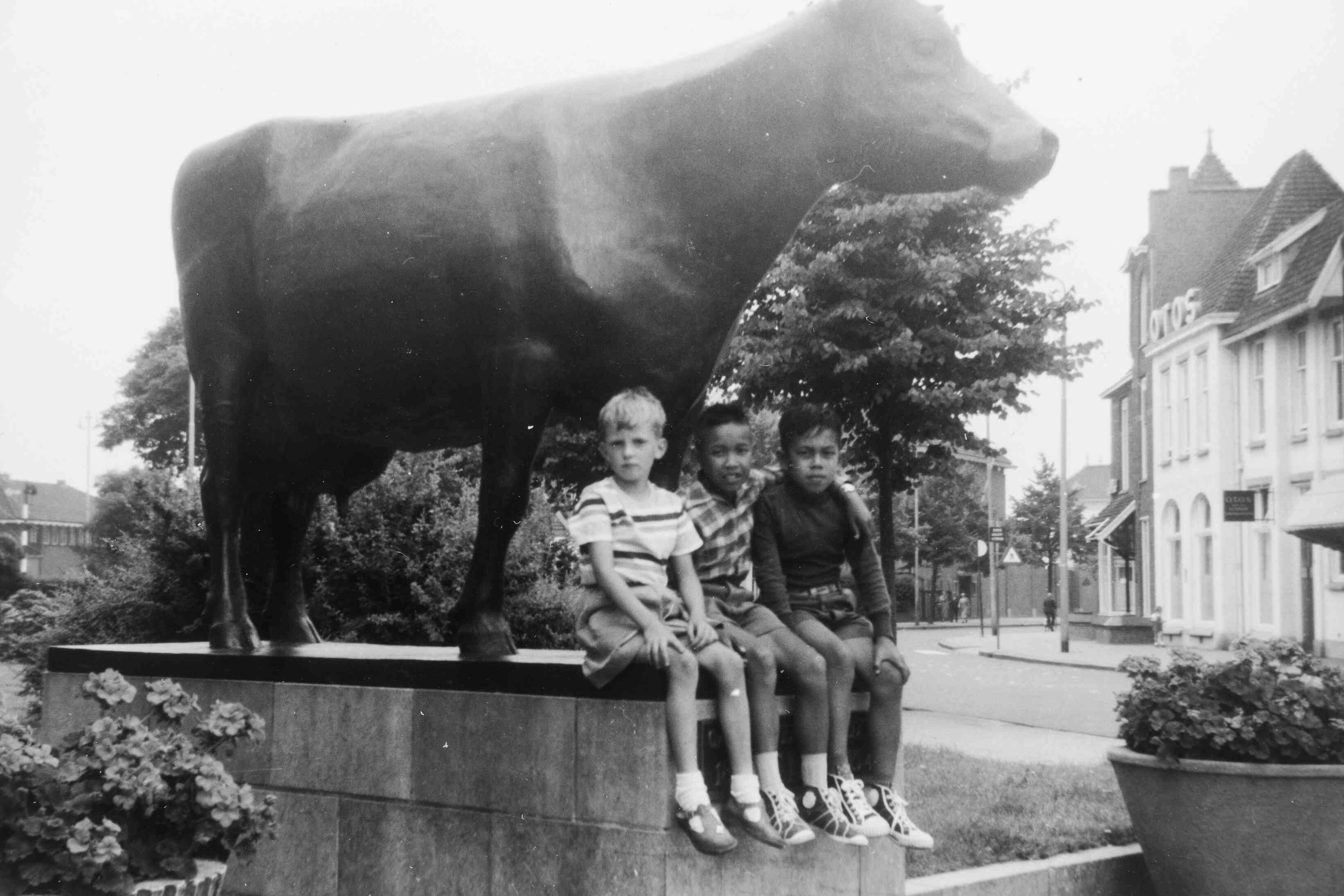 Oude foto van kinderen bij Us Mem, Leeuwarden
