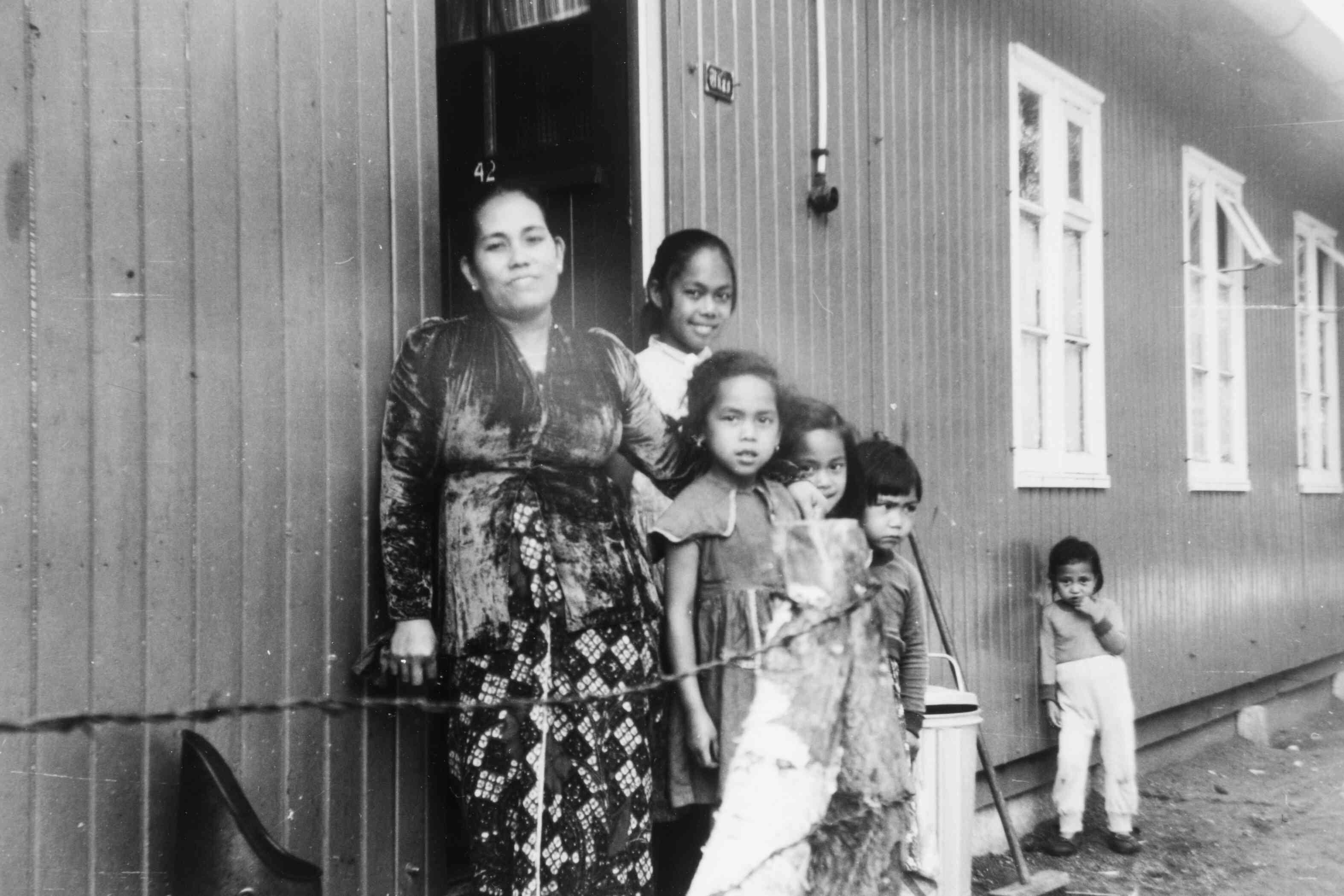 Ambonese familie in woonoord in Nederland