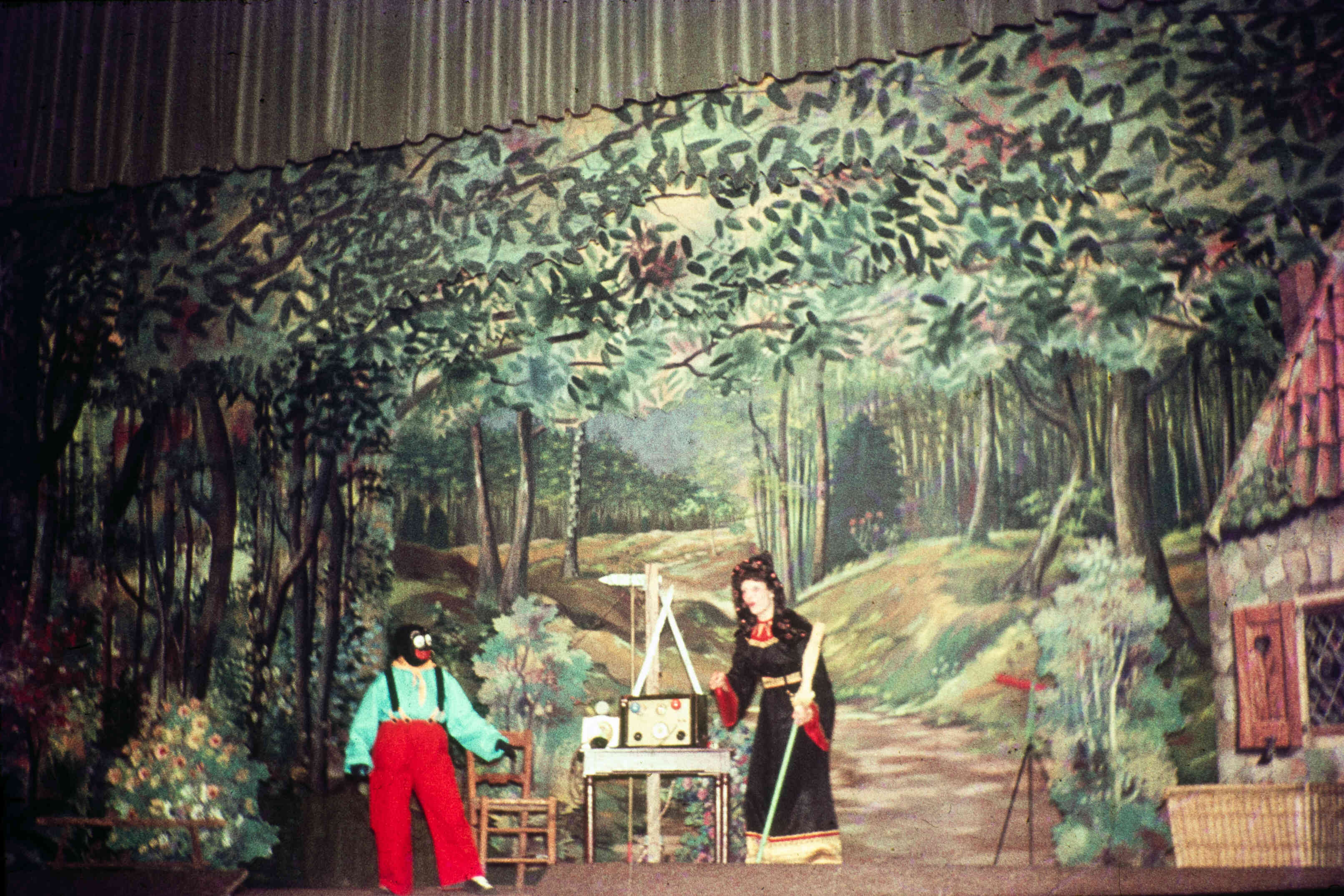 Oude foto van toneelvoorstelling voor kinderen