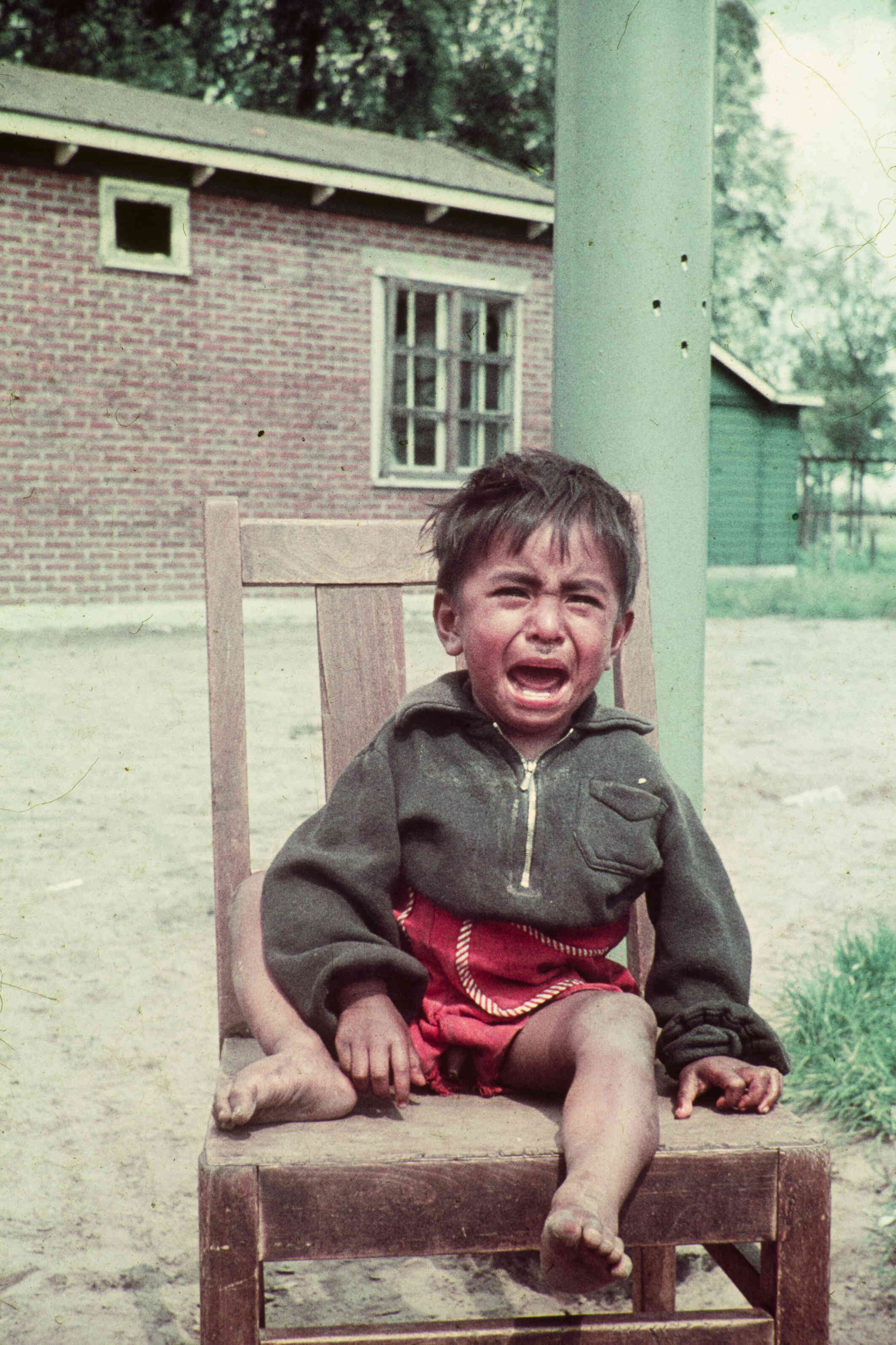 Huilend Ambonees jongetje