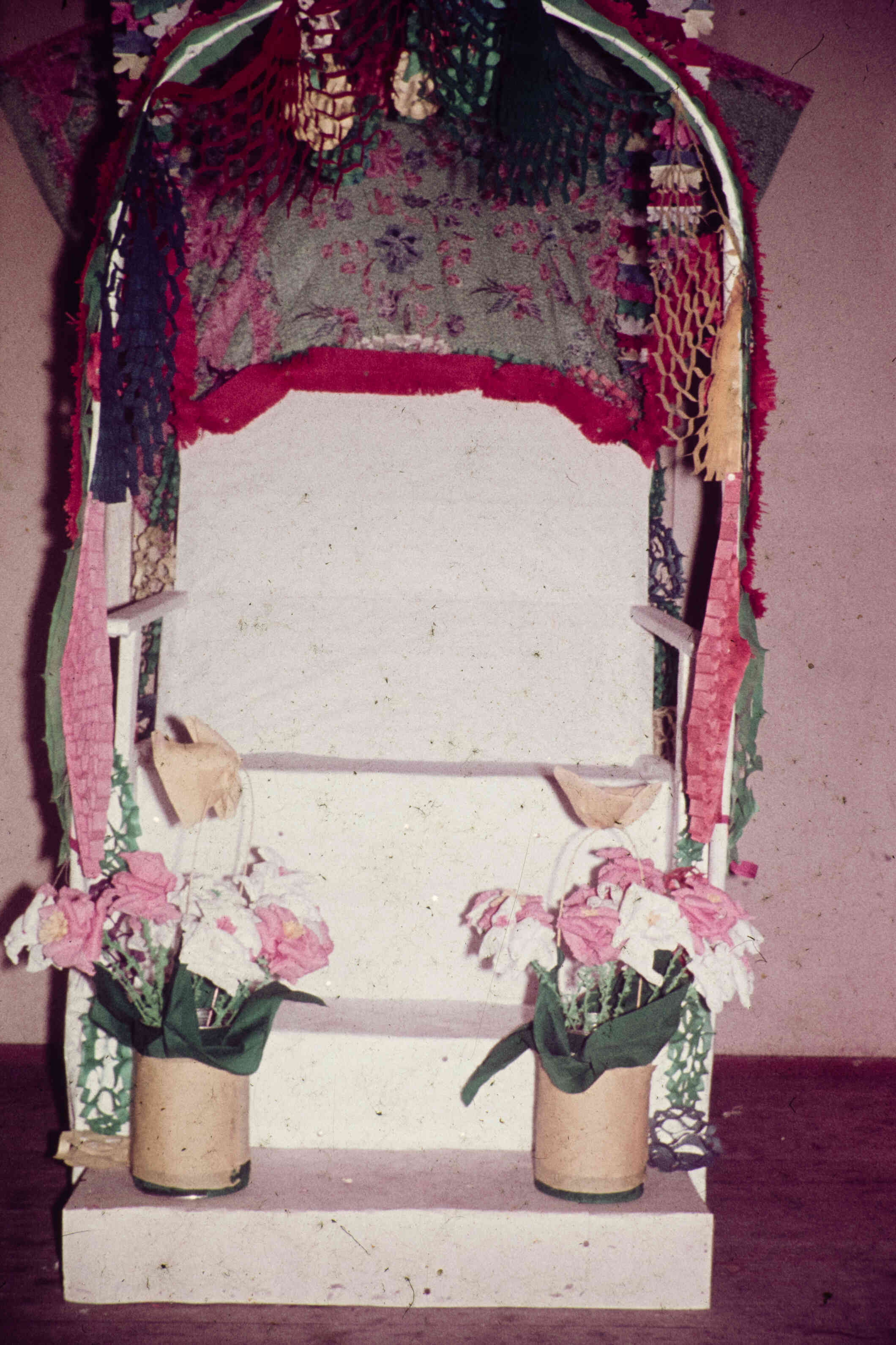 Amboneze traditionele stoel in Nederland