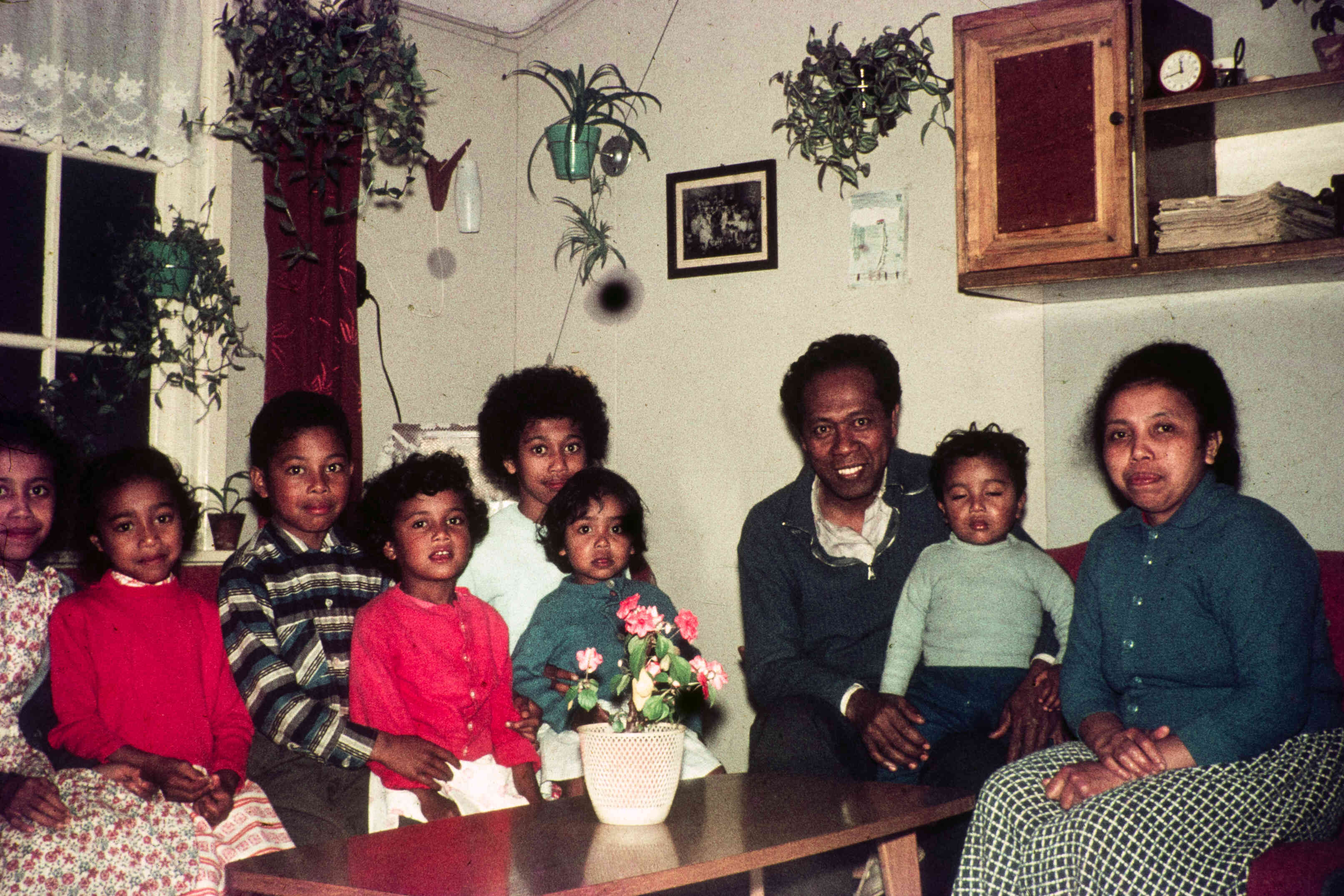 Groot Ambonees gezin in Woonoord