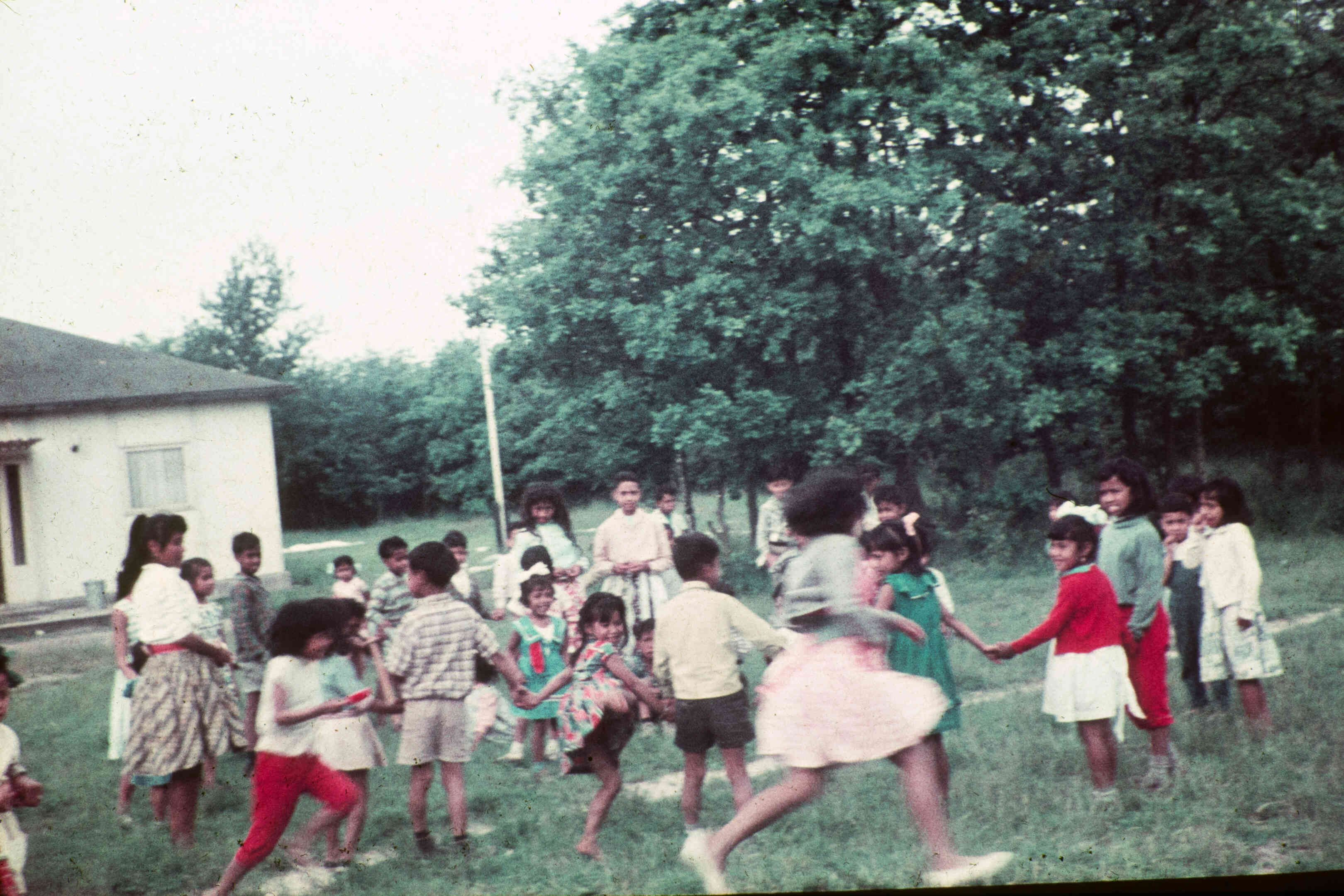 Ambonese kinderen in kamp